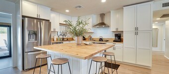 Pool, Grill & Fire Pit: Pet-friendly Arizona Home