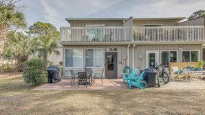 Interior - 1 Mi to Ocean: North Myrtle Beach Townhome (North Myrtle Beach)