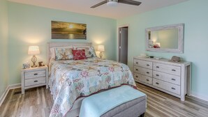Apartment (2 Bedrooms) | Interior - 1 Mi to Ocean: North Myrtle Beach Townhome (North Myrtle Beach)