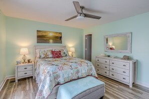 Interior - 1 Mi to Ocean: North Myrtle Beach Townhome (North Myrtle Beach)