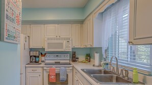 Apartment (2 Bedrooms) | Interior - 1 Mi to Ocean: North Myrtle Beach Townhome (North Myrtle Beach)