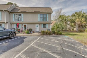 Interior - 1 Mi to Ocean: North Myrtle Beach Townhome (North Myrtle Beach)