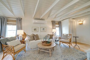 Cottage (2 Bedrooms) | Interior