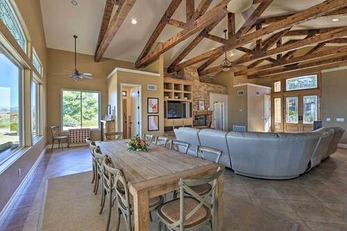 Charming Temecula Home w/ Hot Tub, Mountain Views!