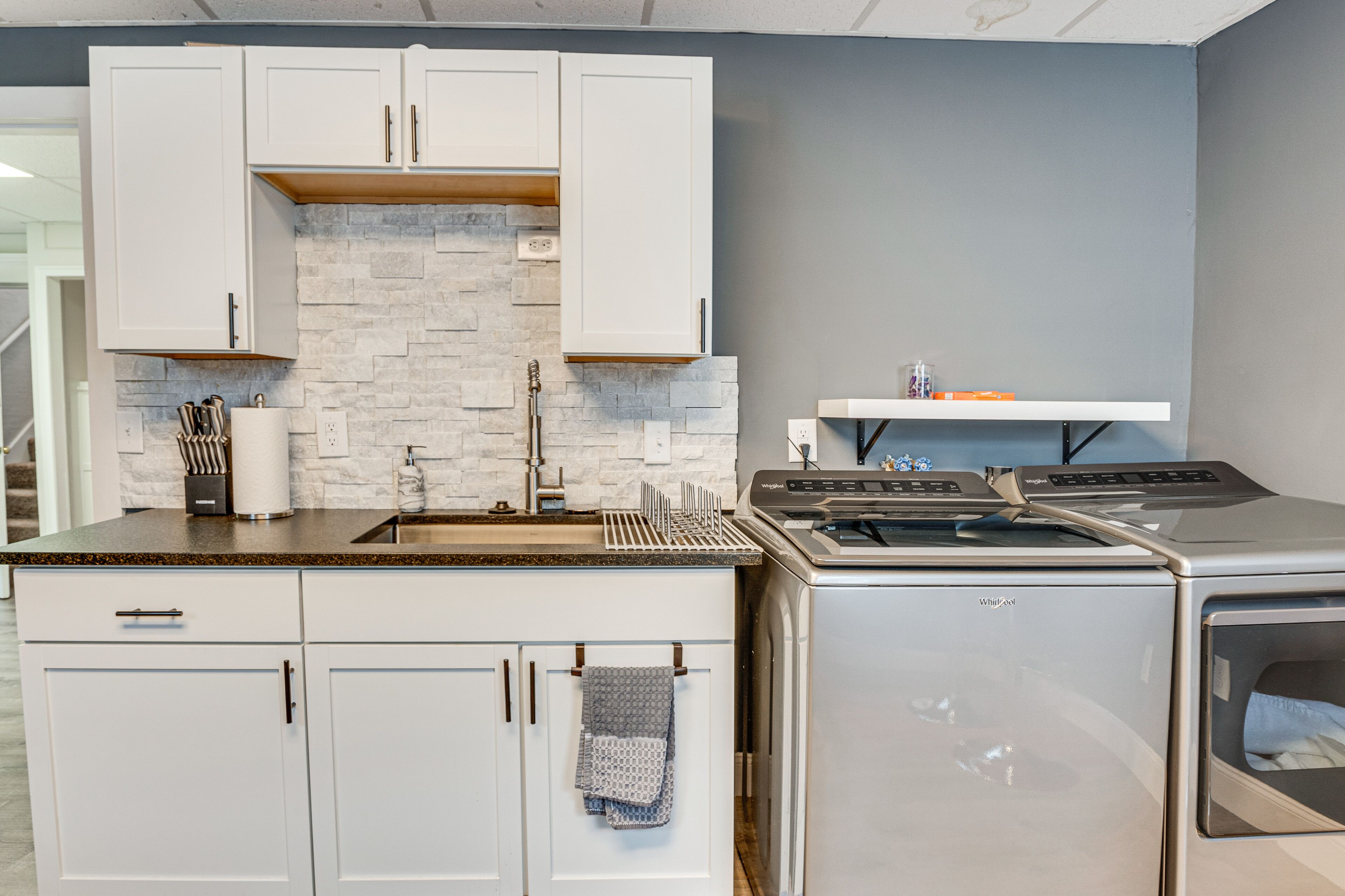 House (4 Bedrooms) | Private kitchen | Paper towels