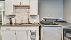House (4 Bedrooms) | Private kitchen