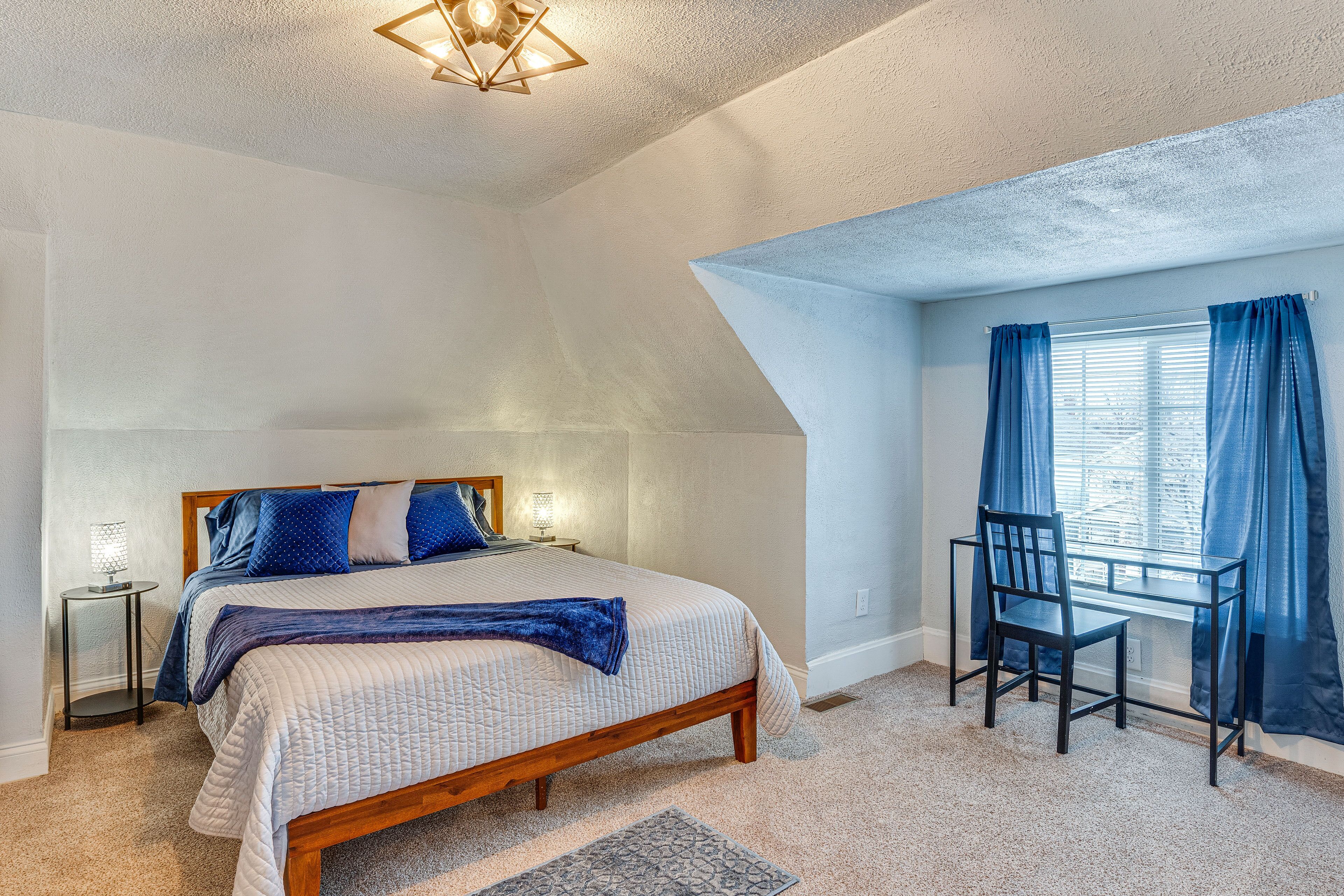 4 bedrooms, iron/ironing board, bed sheets