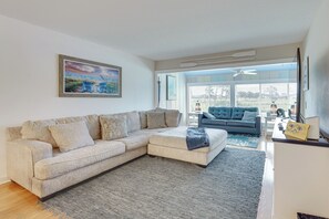 Interior - Panama City Beach Bay Point Condo: Close to Golf! (Panama City Beach)