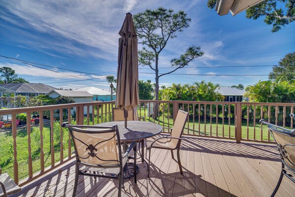 House (3 Bedrooms) | Front of property - Sebastian Home w/ Large Deck Near Golfing & Beach (Sebastian)