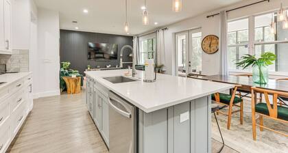 3 Mi to Usf: Dog-friendly Home w/ Large Yard