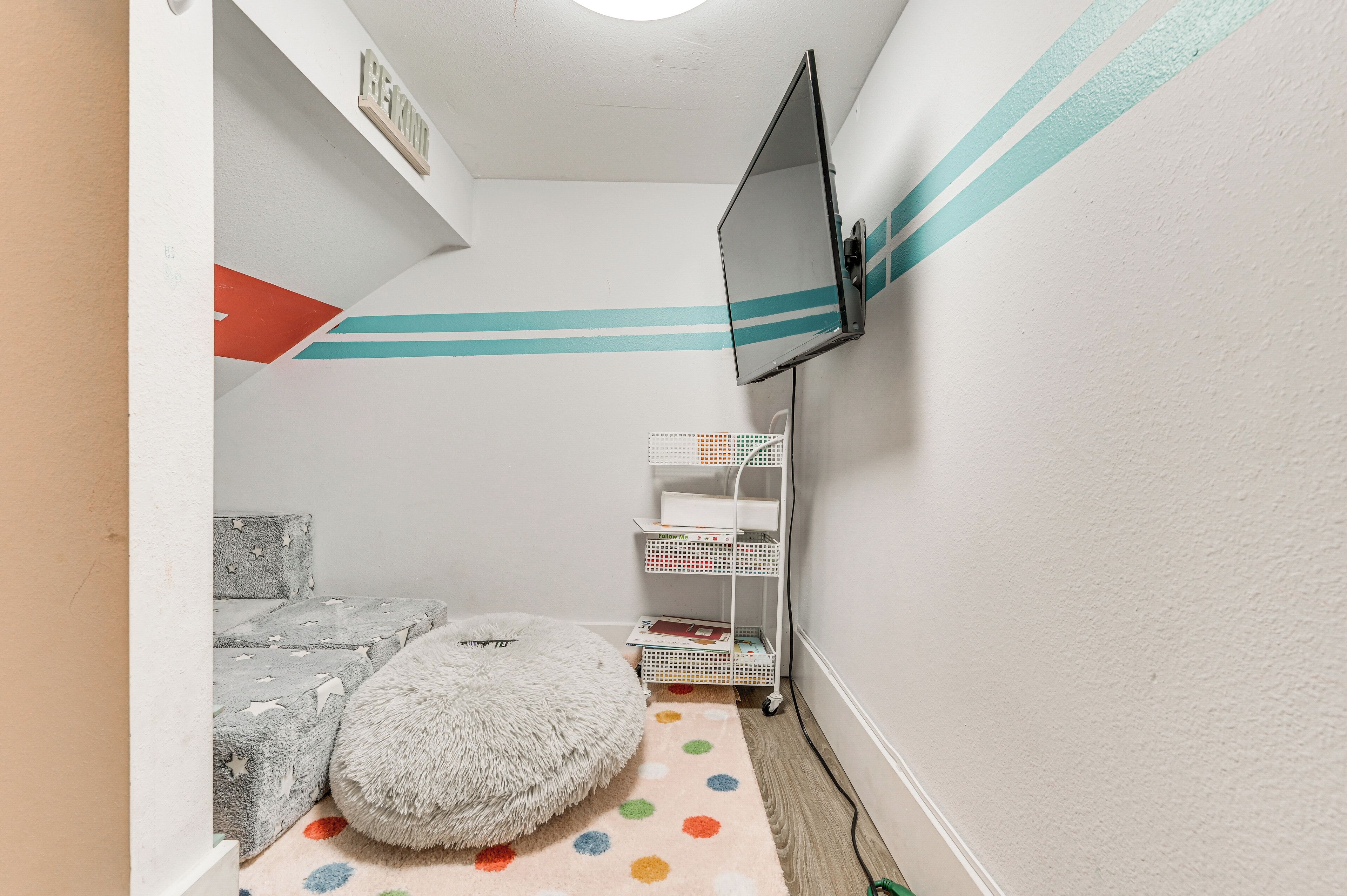 House (5 Bedrooms) | Interior