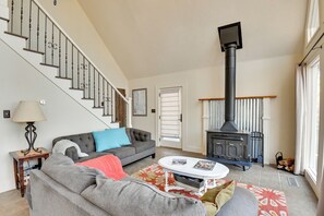 House (3 Bedrooms) | Interior - Buckhead Home w/ On-site Lake Oconee Access! (Buckhead)