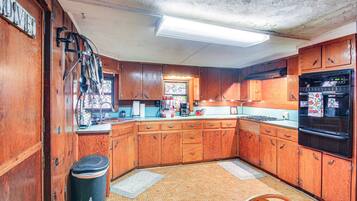 Oven, stovetop, paper towels