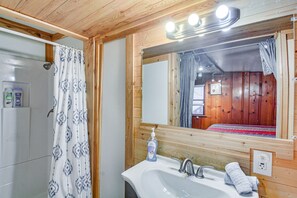 Rumah (2 Bedrooms) | Kamar mandi