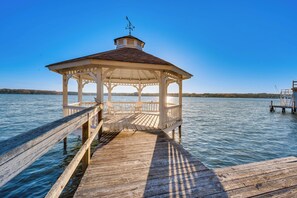 Interior - Lakefront Mt Gilead Home w/ Large Dock & Decks! (Mount Gilead)