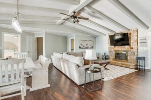 Interior - Lakefront Mt Gilead Home w/ Large Dock & Decks! (Mount Gilead)
