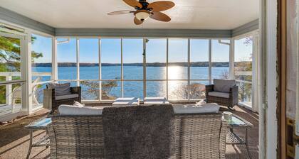 Lakefront Mt Gilead Home w/ Large Dock & Decks!
