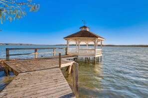Interior - Lakefront Mt Gilead Home w/ Large Dock & Decks! (Mount Gilead)