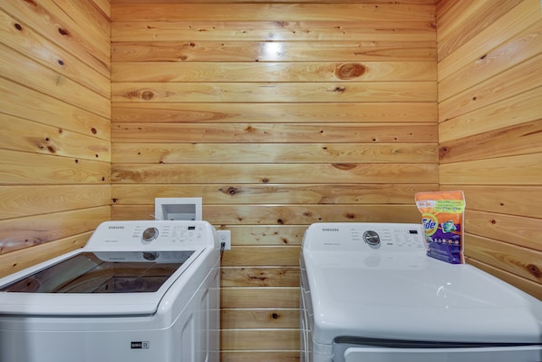 House (3 Bedrooms) | Interior - Mountain-view Cabin ~ 2 Mi to Downtown Clayton! (Clayton)