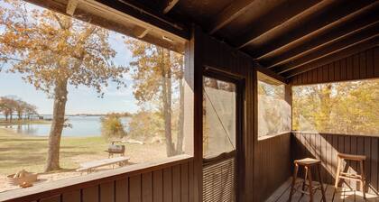 Reservoir Access: Pet-friendly Kerens Cabin!