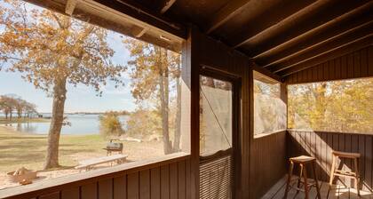 Reservoir Access: Pet-friendly Kerens Cabin!