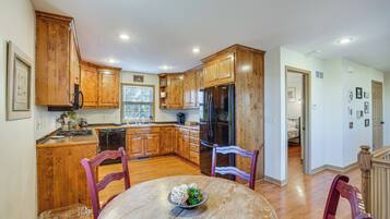 Cottage (2 Bedrooms) | Front of property