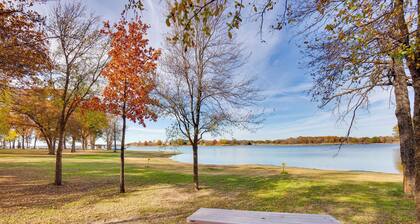 On-site Fishing Pier: Pet-friendly Kerens Cabin!