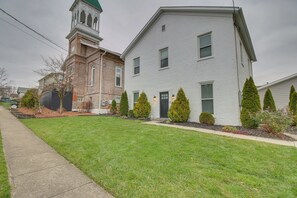 Apartment (1 Bedroom) | Interior - Historic Loveland Apt: Walk to Little Miami River! (Loveland)