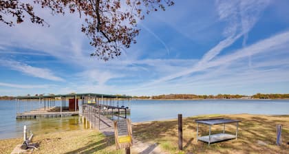 On-site Boat Ramp: Pet-friendly Kerens Studio!