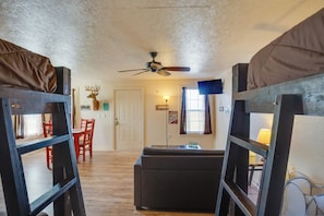 Apartment (0 Bedroom) | Interior