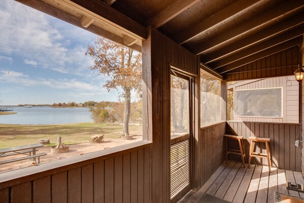 Interior - Community Pier: Cozy Kerens Cabin! (Kerens)