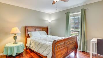 House (3 Bedrooms) | 3 bedrooms, bed sheets