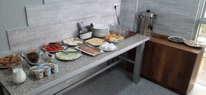 Free daily continental breakfast - Hotel Georgian (Kutaisi)