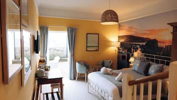 Deluxe Double Room, Terrace | Hypo-allergenic bedding, laptop workspace, iron/ironing board, free WiFi
