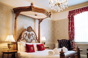 Indulgence Double Room | Literie hypoallergénique, espace de travail pour ordinateur portable