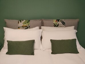 2 Schlafzimmer, Schreibtisch, Reisekinderbett, kostenloses WLAN