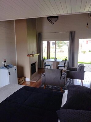 Honeymoon Chalet | 2 bedrooms, desk, laptop workspace, soundproofing - Pousada Toscana Cambará (Cambara do Sul)