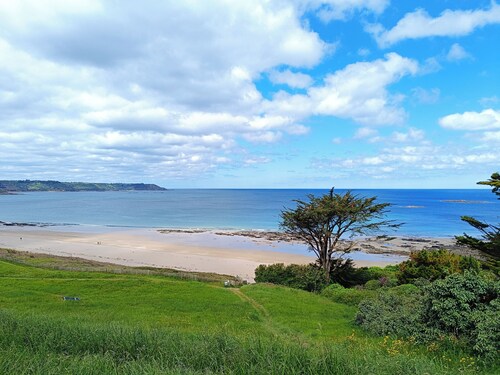 Maison 4 chambres  9 Personnes.
  10 mn à pied de la Plage 
Jardin clos de 980M2