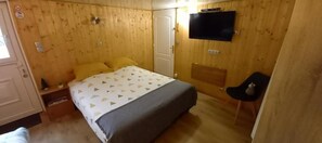 1 chambre, bureau, lit parapluie, Wi-Fi gratuit