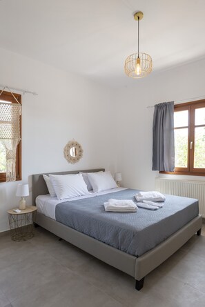 1 bedroom, free WiFi, bed sheets - Theodora's Suite (Paros)