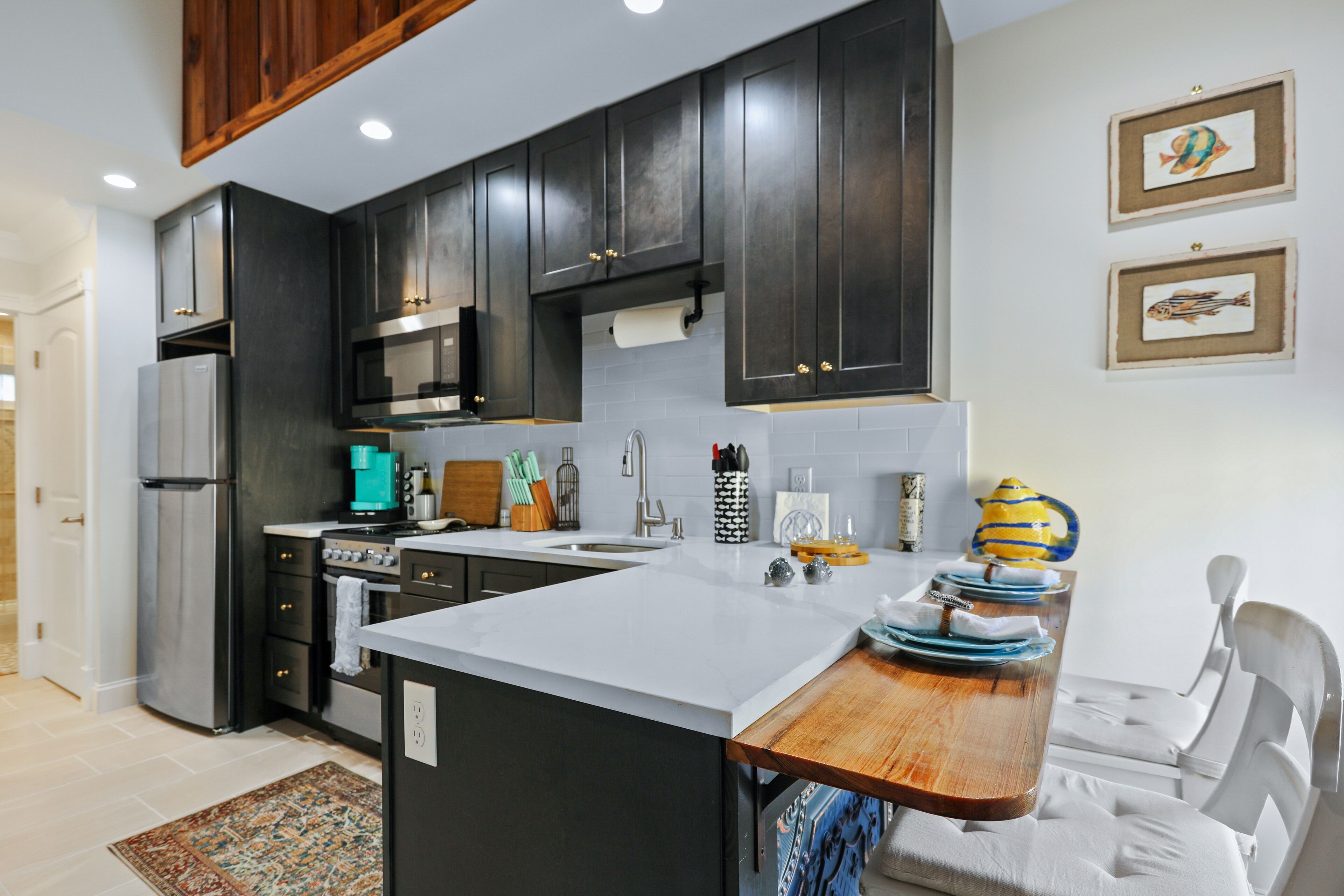 ثلاجة، ميكروويف، فرن، موقد طهي مسطح