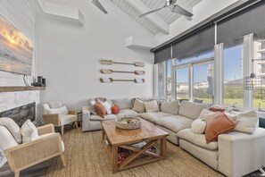 Smart TV, fireplace - Ocean View Townhouse-4BR Sea Winds Condominiums C (New Smyrna Beach)