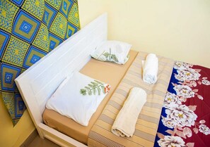 2 bedrooms, iron/ironing board, WiFi, bed sheets