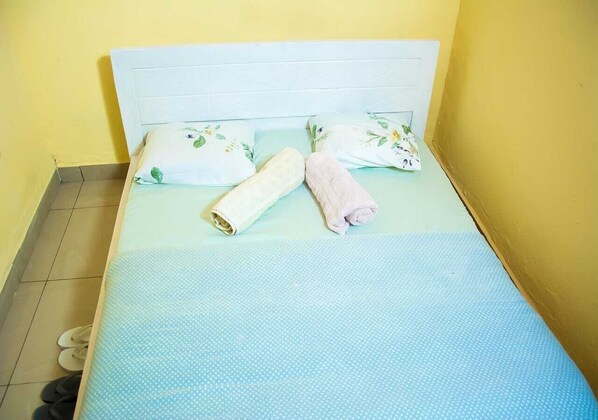 2 dormitorios, tabla de planchar con plancha, wifi y ropa de cama