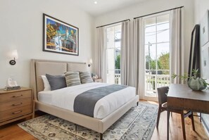5 bedrooms, desk, iron/ironing board, WiFi