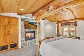5 bedrooms, iron/ironing board, WiFi - Guest family fav! Hot tub, AC, large deck 12 sharc (Sunriver)