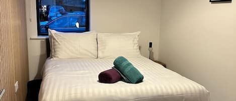 2 Schlafzimmer, Schreibtisch, Bügeleisen/Bügelbrett, WLAN