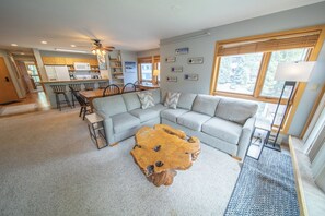 Smart TV - Keystone Summer Stay | Balcony & Mountain Views (Keystone)
