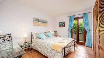 2 chambres, fer et planche Ă repasser, Wi-Fi gratuit, draps fournis