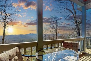 Outdoor dining - Rose Cottage: Panoramic Mtn Views, Screened Porch, Stunning Terrace + Firepit (Sapphire)